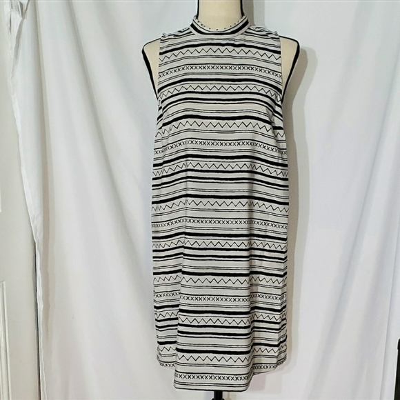 NWT! BCBGeneration Printed Mini Dress, Small - Picture 2 of 4